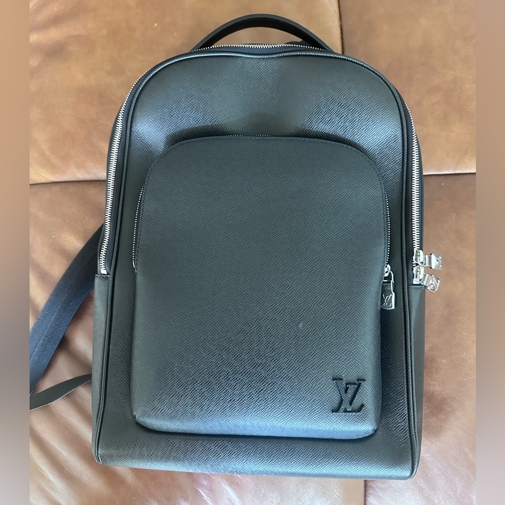 Avenue Backpack Taiga Leather - -USED PRE LOVED GOOD CONDITION| LOUIS VUITTON